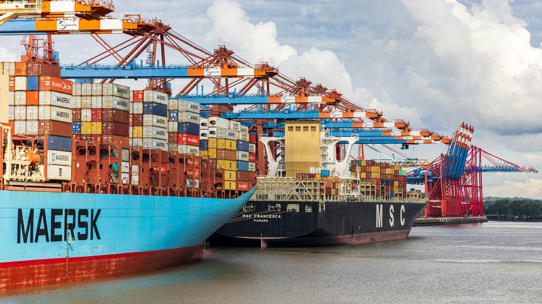 Containerschip in de haven