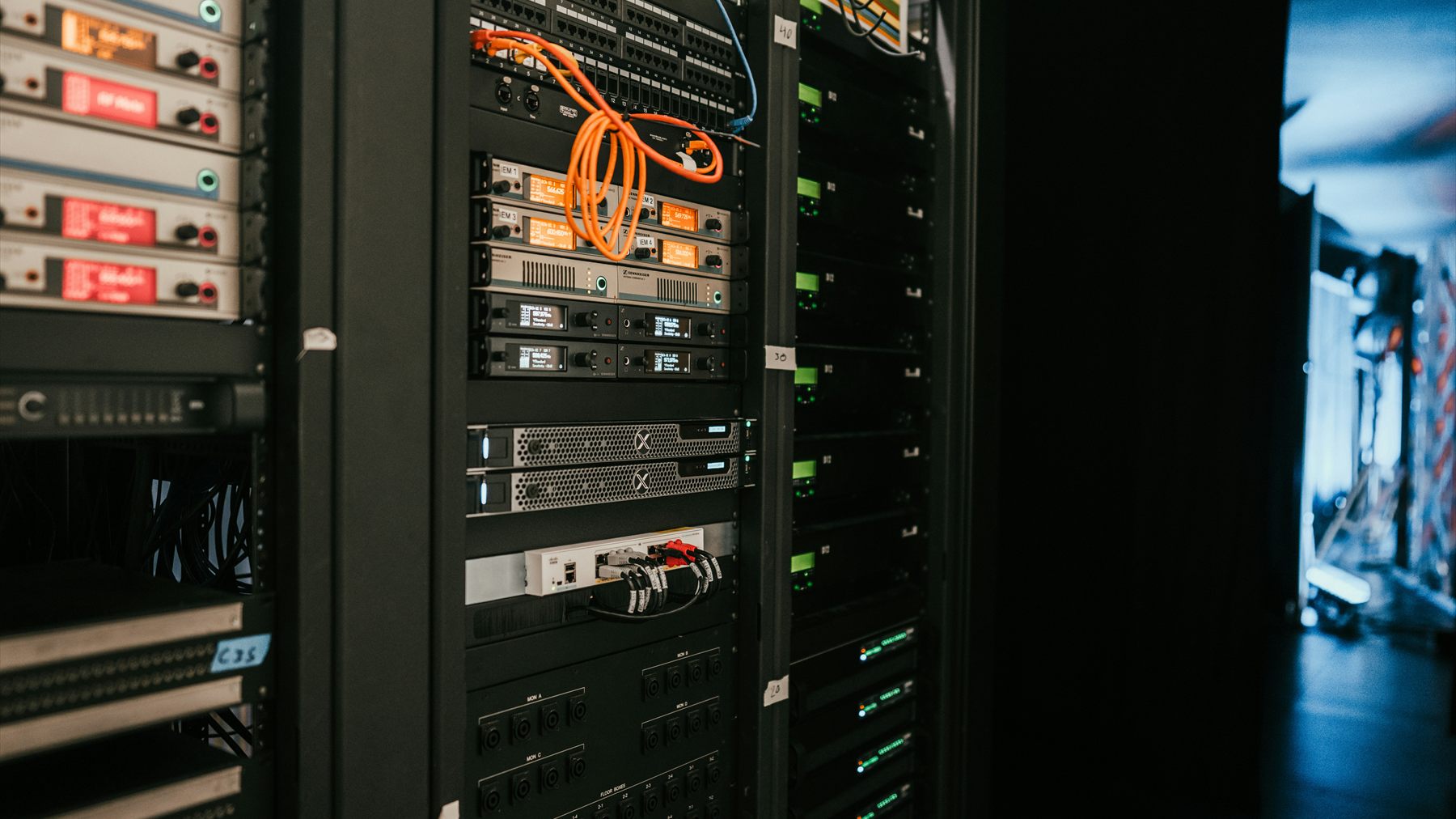 Serverruimte met netwerkapparatuur
